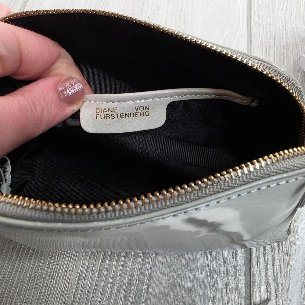 Diane von Furstenberg White & Silver Zipper Makeup Cosmetic Bag Pouch NEW